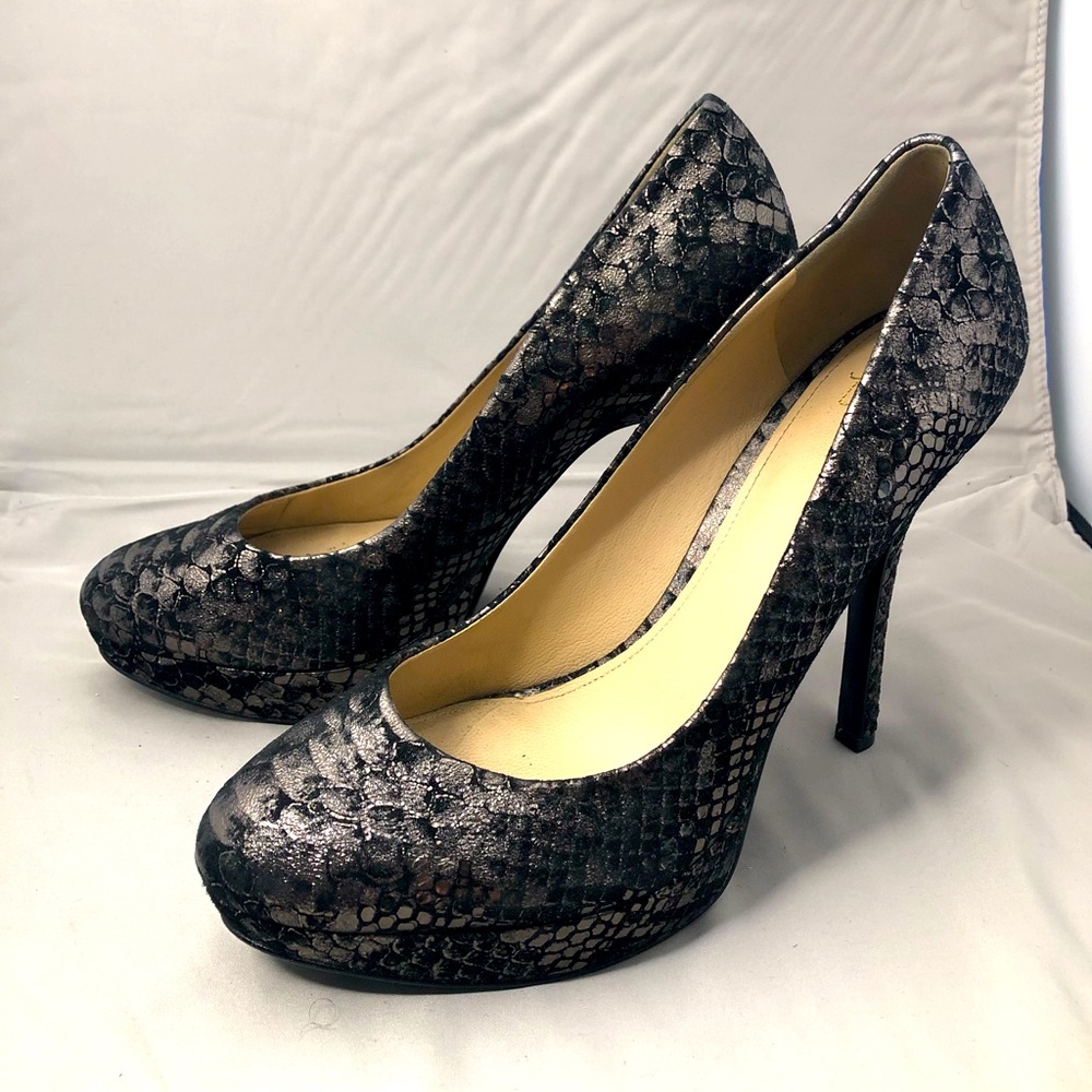 Joan & David Heels sz 10